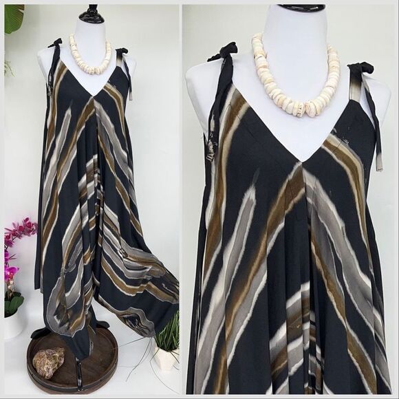 The Pō`alima Romper  Na’auao Grays Tan White V-Neck Shoulder Tie Romper Boho Gyp - Picture 1 of 9